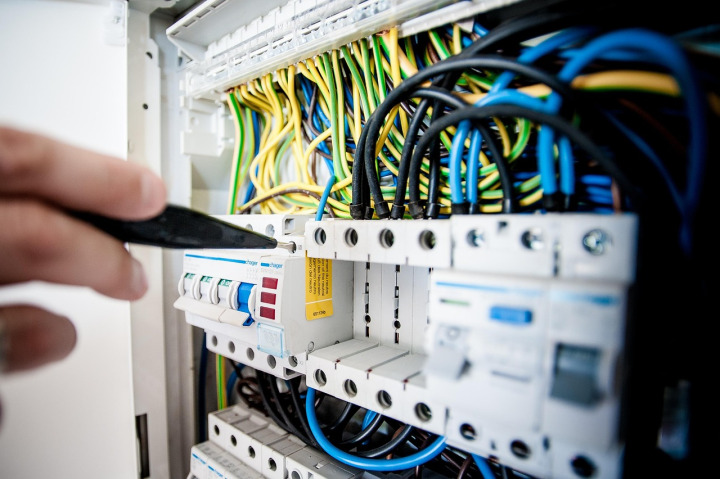 electrician wiring panel